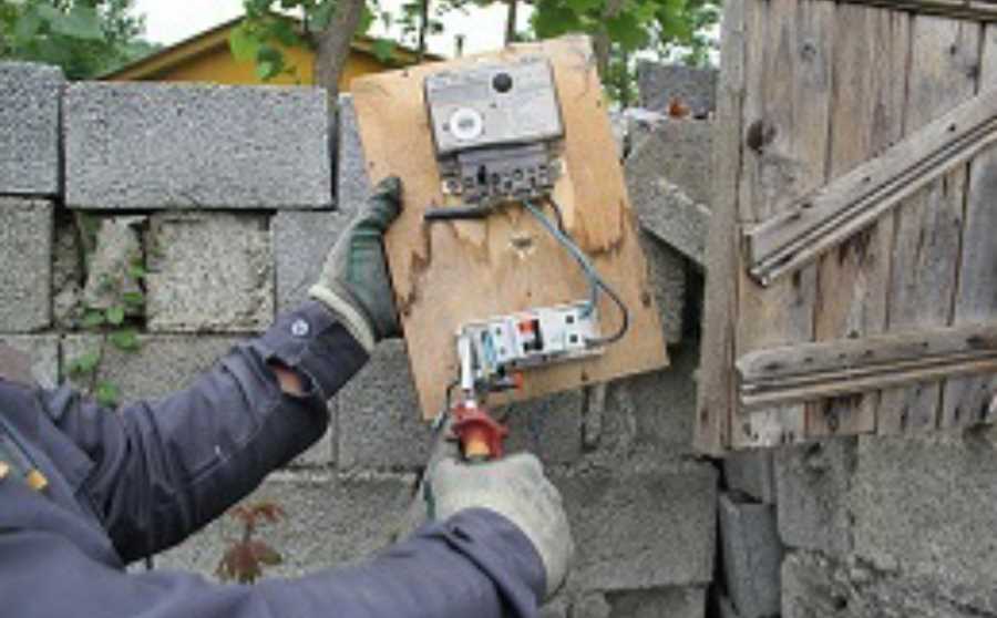 کشف انشعابات غیرمجاز برق در مازندران